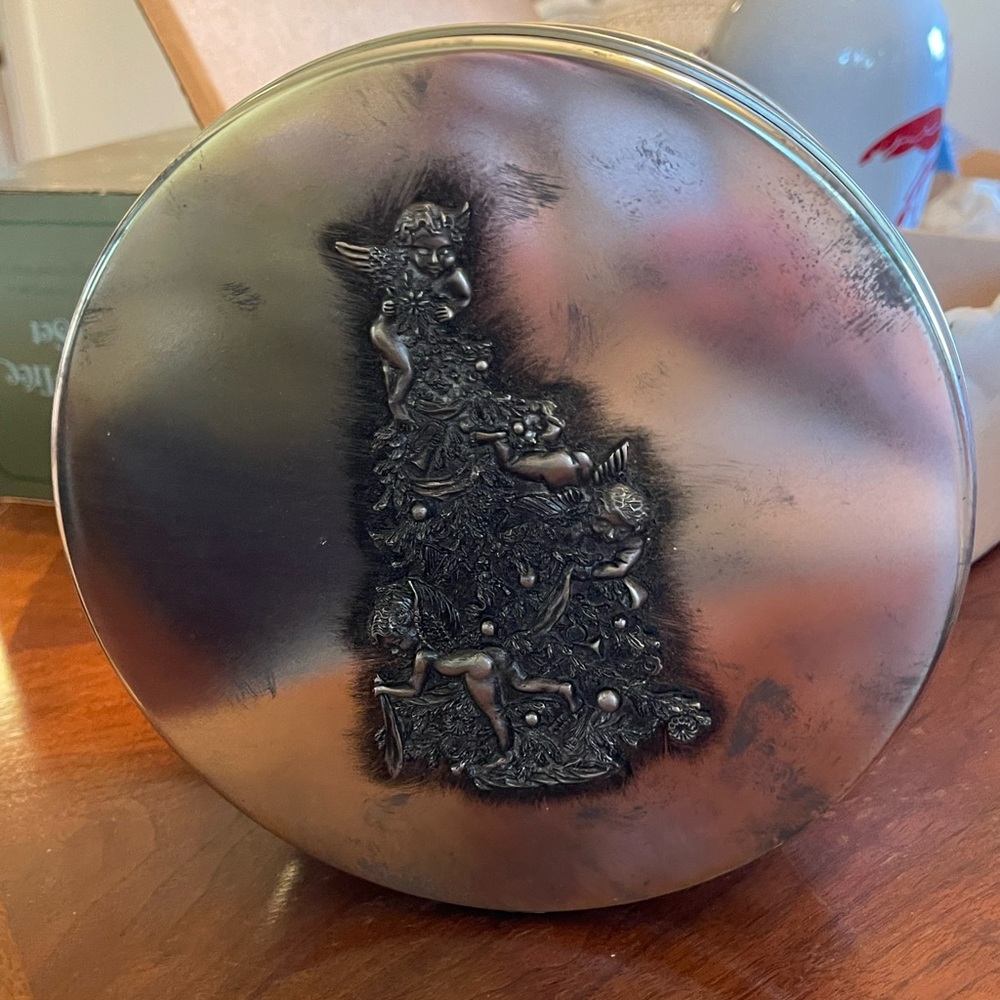 Silver Embossed Art Tin